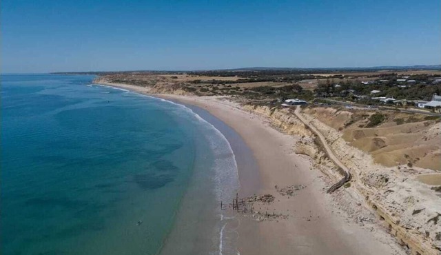 Family friendly townhouse located just a 10 minute walk from Port Willunga Beach