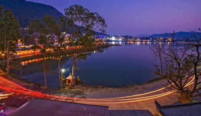 Family-run hotel located just a stone's throw away from the beautiful Fewa Lake!