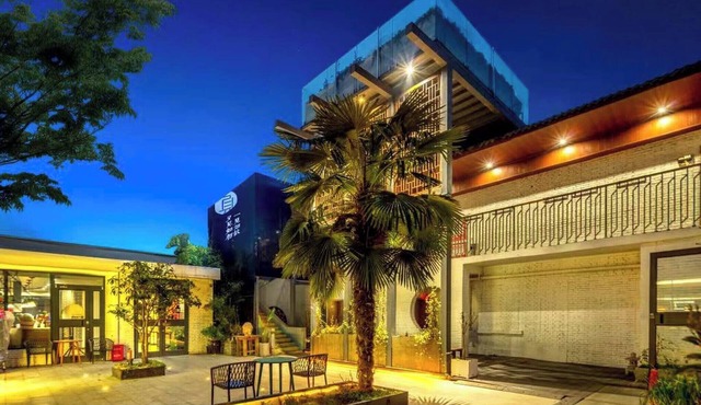 First Sight Hotel,Next to Yingtianmen Imperial City,Provide Airport and High-Speed Rail Station Pickup