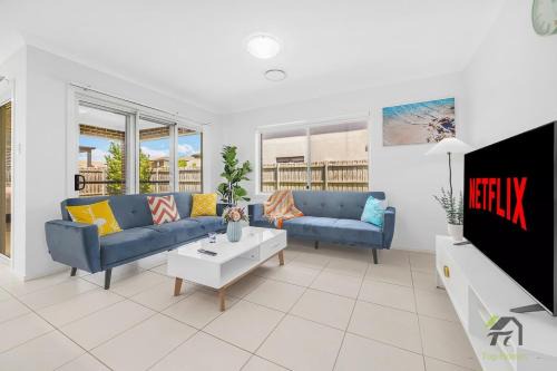 Five Bedrooms Near Schofields Station Direct Access to Sydney University & Parramatta