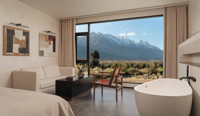 Floating Life Boundless Wild Resort