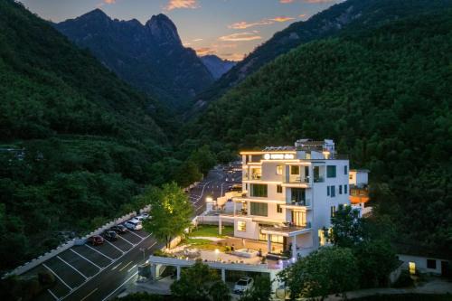 Floral Lux Hotel Huangshan Mountain View Terrace B&B, Tangkou Nandamen Branch