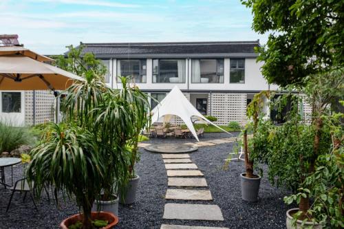 Floral Lux Hotel Yixing Yuyang Huaixiu Courtyard