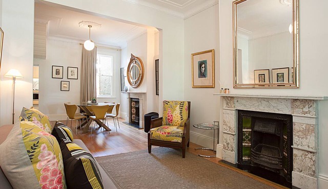 FLYNN HOUSE- AN IMPECCABLY RESTORED INNER CITY GEM