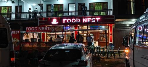 FOOD NEST HOMESTAY Thune