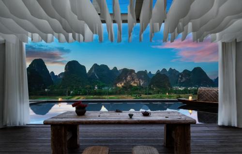 Free Bird Resort Hotel -Yangshuo Yulong River