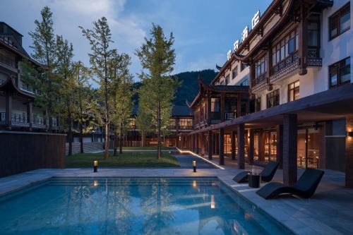 FunGee S Hotel Zhangjiajie National Forest Park, Only 2 minutes' walk to the scenic area and Free 30-Minute Travel Photoshoot