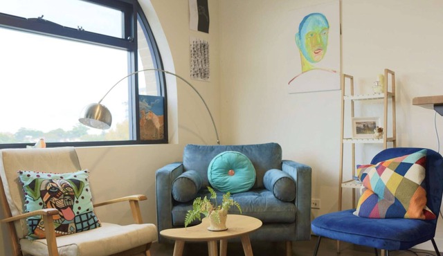 Funky 1BR urban oasis, walk to inner-city amenities
