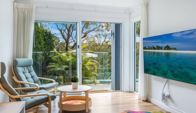 Garigal Retreat with Pool access