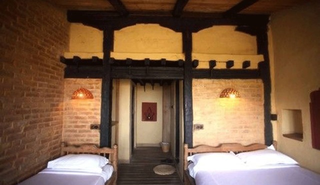 Gaun Ghar