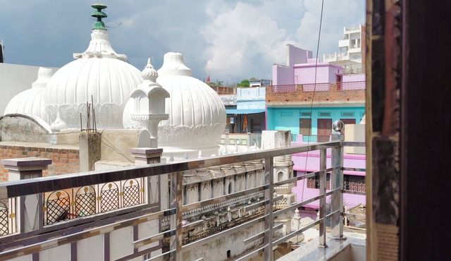 Gauri Shankar P Guest house