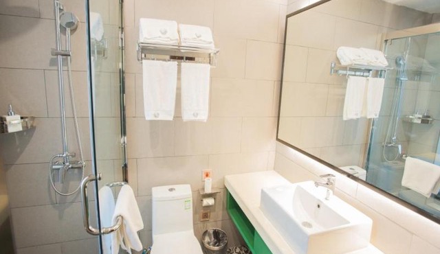 GME Anqing City Qianshan County Fortune Plaza Hotel