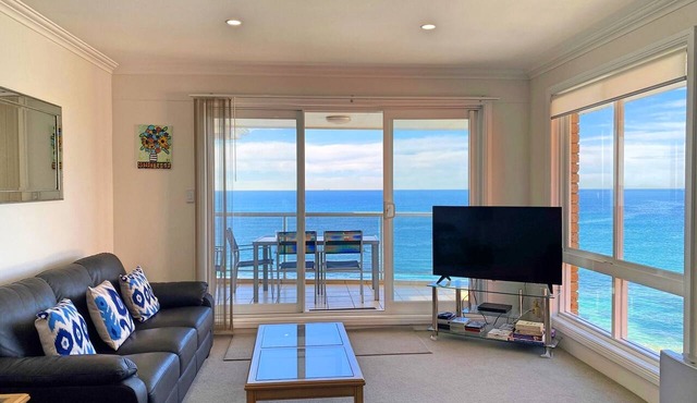 Gobsmacking Views 6 with Direct Beach Access