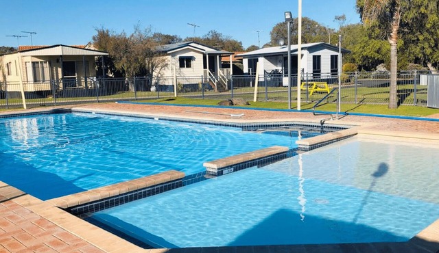 Goin Coastal Cabin 94 Geographe Holiday Park