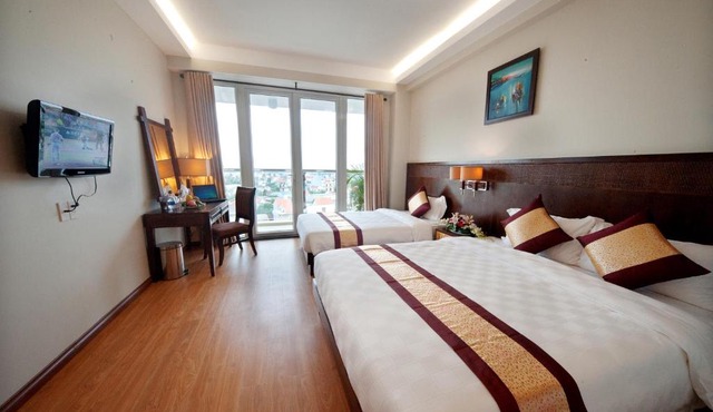 Gold Hotel