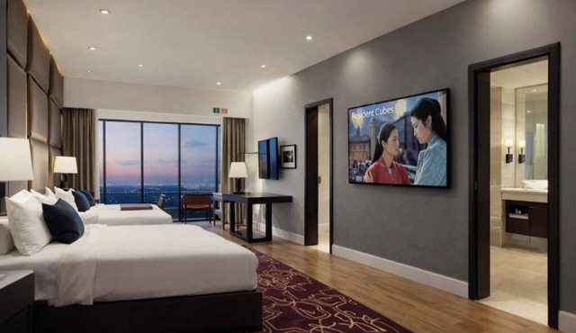 Gold Twin Room at Luxury Hotel in Shenzhen Mission Hills