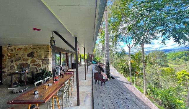 Golden Retreat Ultimate 5 Bed - Villa & Guesthouse