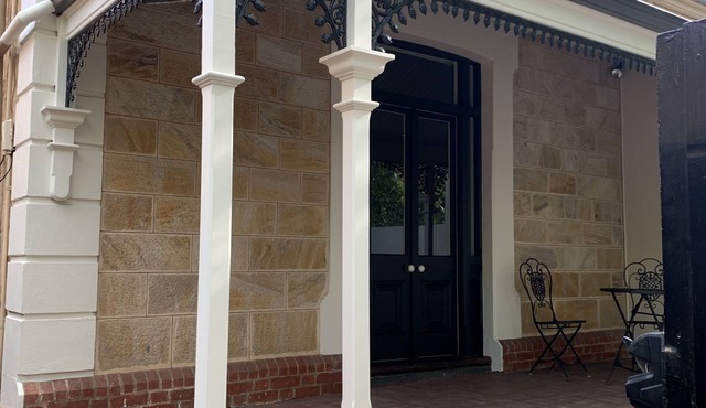 Gorgeous Sandstone House - easy access to all Adelaide can offer