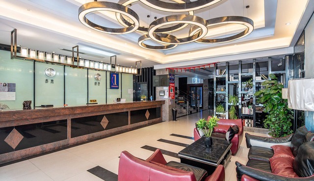 Grand Hyatt International Hotel & Free Airport Shuttle, Free VPN, Penguin Airport Hotel.