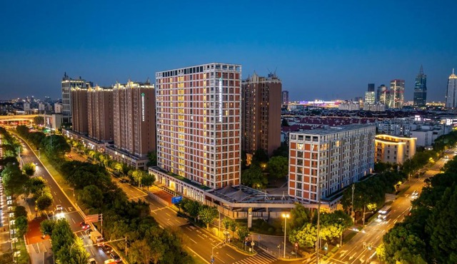 Green Court Place Jingqiao Middle Ring Shanghai
