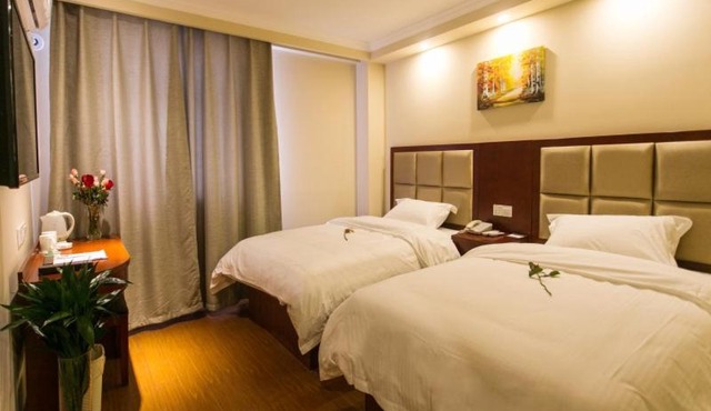 GreenTree Inn JiangSu Guanqian Street Leqiao Metro Station Shell Hotel
