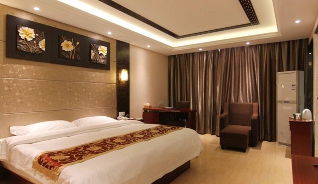 GreenTree Inn JiangSu ZHenjiang Jurong Yalong Hotel
