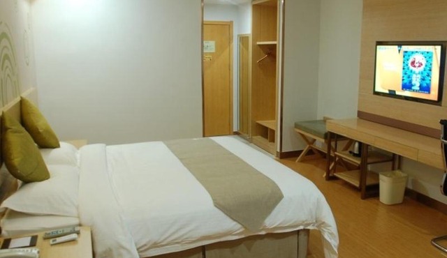 GreenTree Inn Linyi Shuixian Bus Station Business Hotel