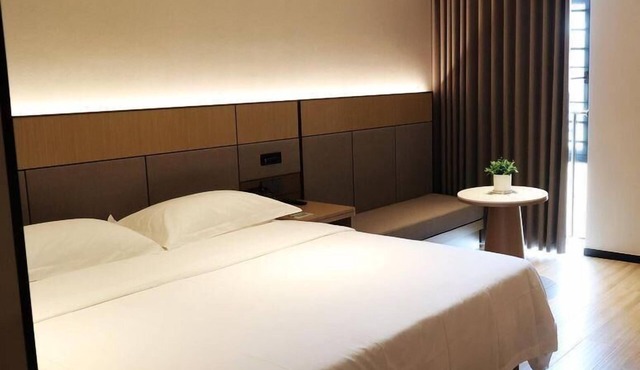 Greentree Inn Mong Kok Express Hote