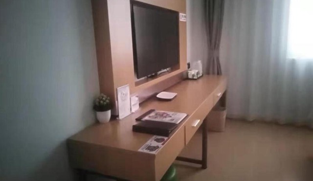 GreenTree Inn Shanghai Jinshan District Wanda Plaza Longhao Road Express Hotel