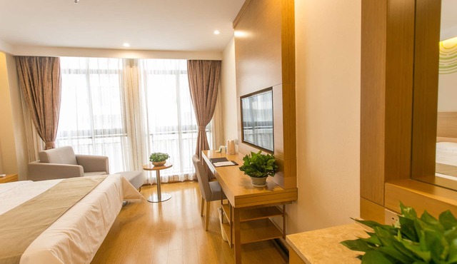 GreenTree Inn Suzhou North Zhongshan Road Weiye Yingchun Plaza Business Hotel