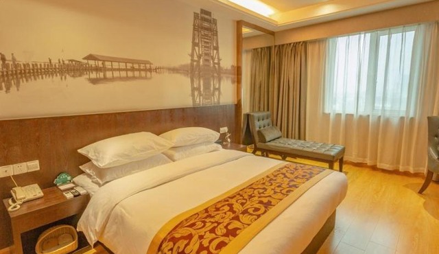 GreenTree Inn Zhejiang Huzhou South Street Chaoyin Bridge Business Hotel