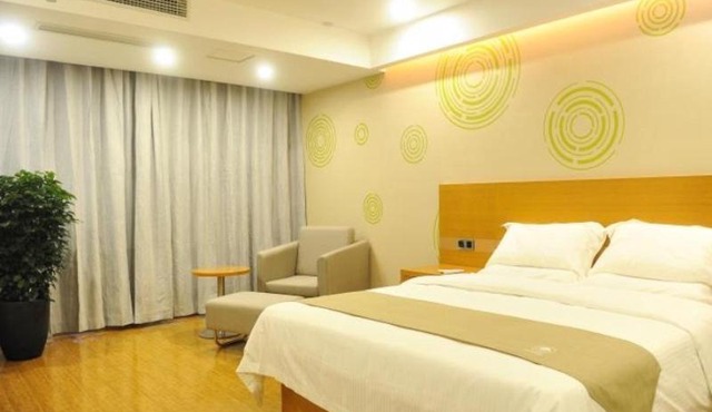 GreenTree Inn Zhenjiang Dagang New District Tonggang Road Butterfly Square Hotel