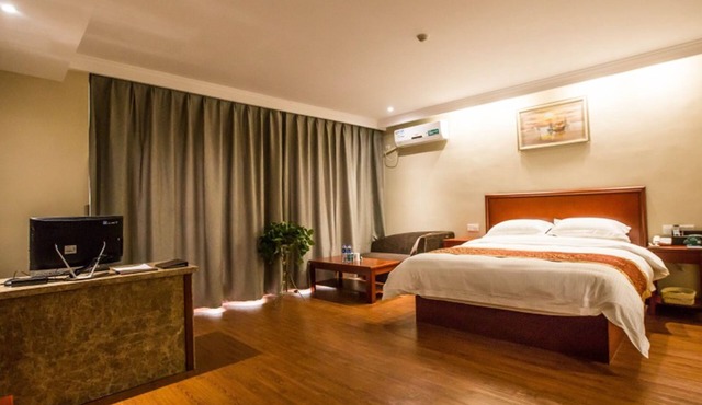 GreenTree Inn Zhenjiang Danyang Wanshan Park Express Hotel