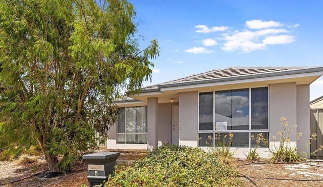 Gribble Ocean Gateway is a spacious new build 3 x2 home located in the upcoming suburb of Kealy.