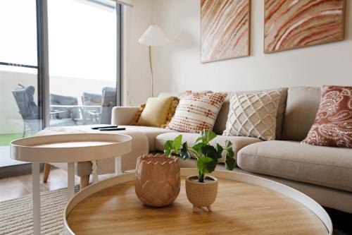 Ground Level 1-Bed: Courtyard & Alfresco Dining