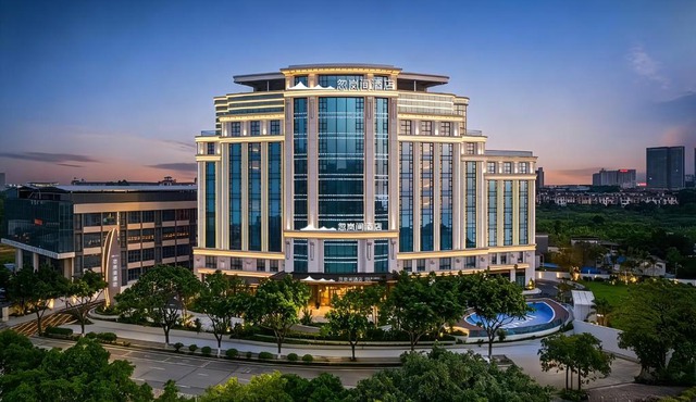 Guangzhou Elegant International Hotel Panyu Square Metro Station Branch