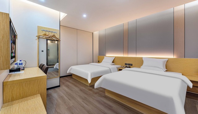 Guangzhou Kaiyue Hotel Luoxi Subway Station Branch - Free Deliver Service to Canton Fair Complex During Canton Fair Period