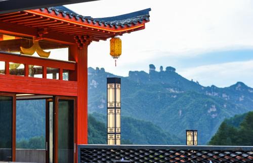 Guanshan Garden Ancient Chinese Holiday Inn Zhangjiajie National Forest Park Branch