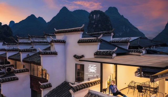 Guilin Yangshuo Emoji Youth Hostel-West Street Li River Yulong River Variety Activities