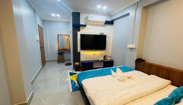 Guru hotel and lodge