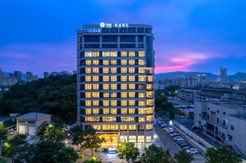 Hangzhou Tonglu Fuchun River Blossom Hill Hotel