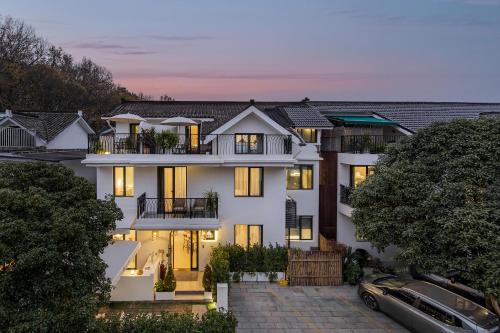 Hangzhou West Lake Yueshang Yunshe Boutique Homestay
