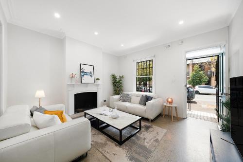 Heart of Darlinghurst Food, Bars & Metro