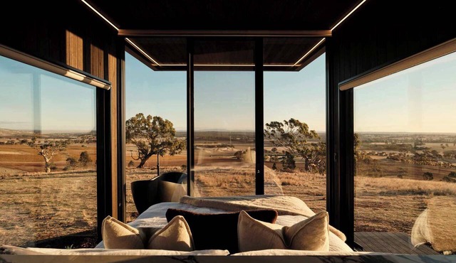 Heathcote Winery Stay with Sweeping Hilltop Views