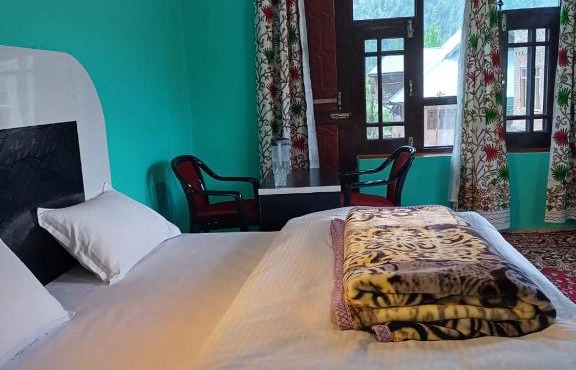 Heera Guest House
