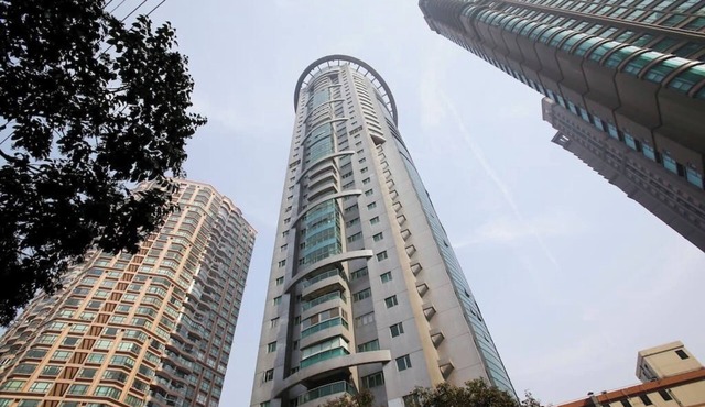 High-end 2B/2B apartment in the central French concession / Jing'an district