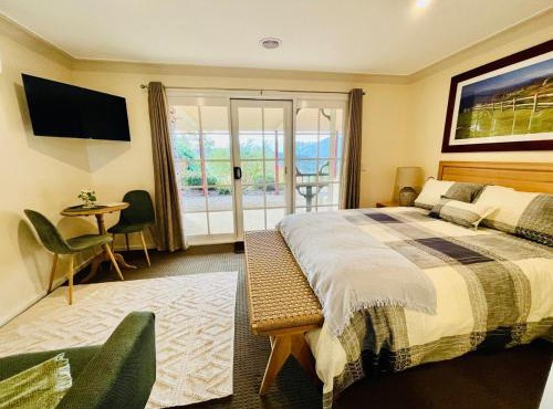 Hillcrest Views Studio