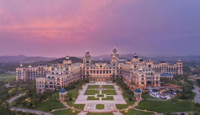 Hilton Dalian Golden Pebble Beach Resort