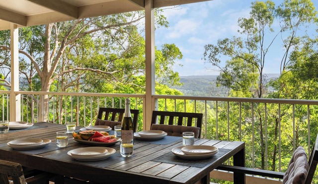Hinterland Tranquil Escape with Beautiful Views
