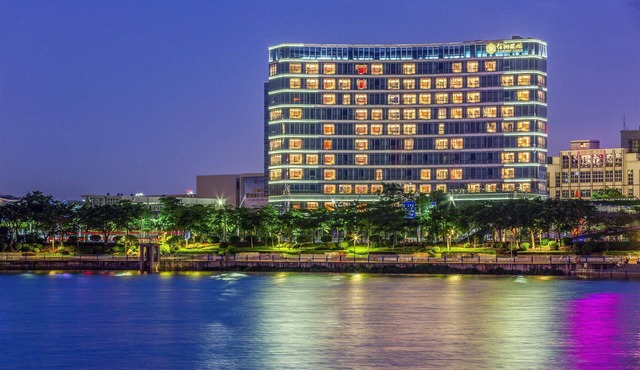 Hisilk Artwork Center Fliport Coso Hotel